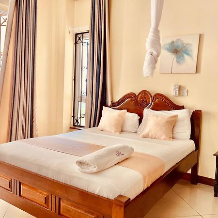 Elna'S Nyali - Work & Unwind - Pool, Sea Views, Ac & Fast Wi-Fi Panzió Mombasa Kültér fotó